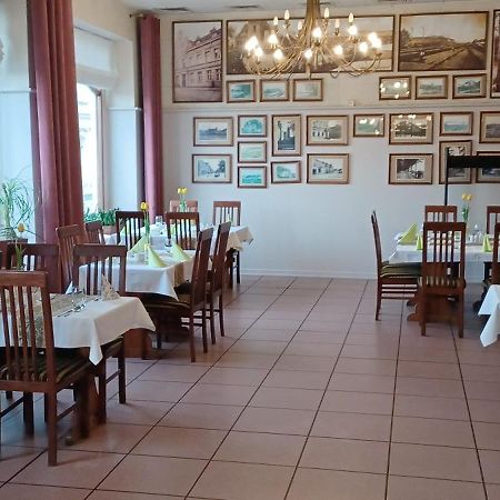 Wielkopolanka Pokoje Goscinne I Restauracja Chodzież Exteriör bild